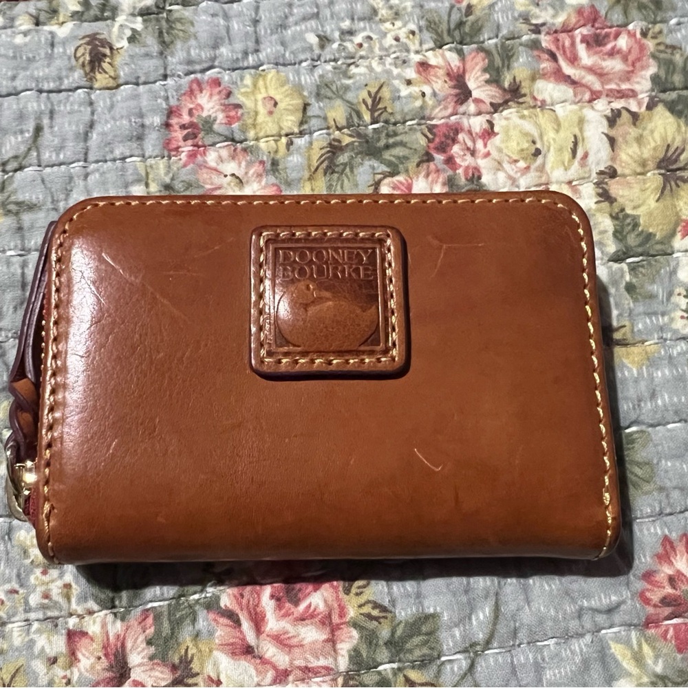 Dooney & Bourke Florentine LG credit card holder wallet